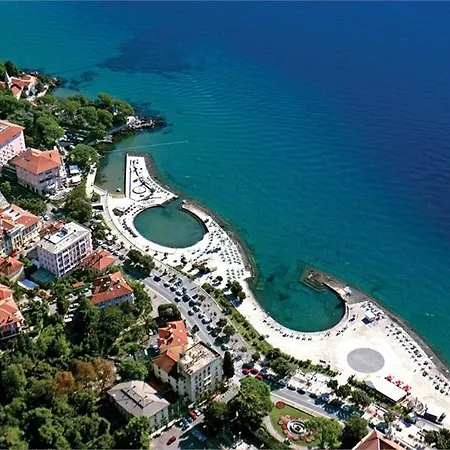 Runko In Emilia Opatija